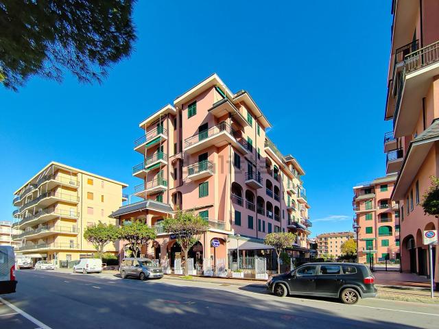 Appartamento in vendita di 94 m² in Via Cavour, 36