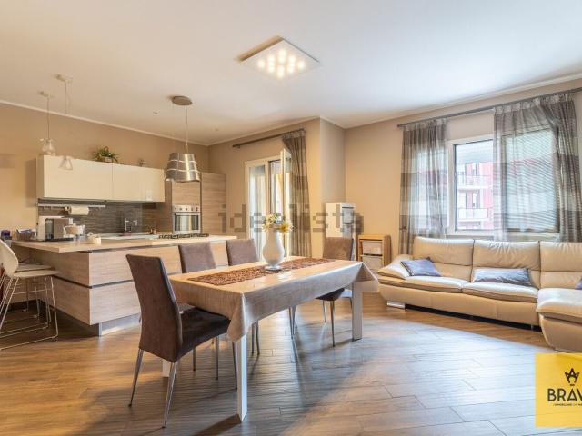 Appartamento in vendita di 94 m² in Via Demetrio Camarda, 6
