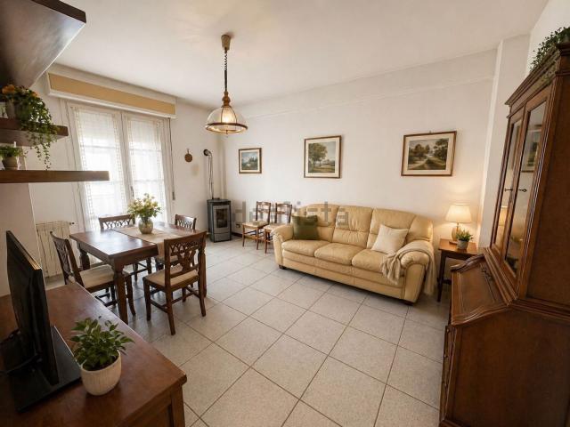 Appartamento in vendita di 94 m² in Via degli Aceri, 66