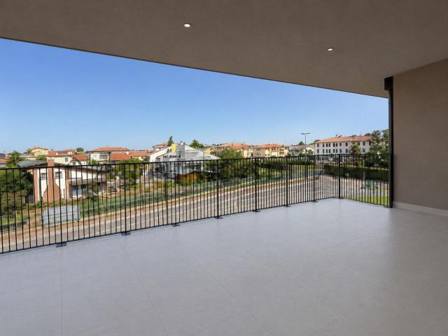 Appartamento in vendita di 94 m² in Via degli Alpini, 160