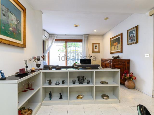 Appartamento in vendita di 94 m² in Via dei Gozzadini, 68
