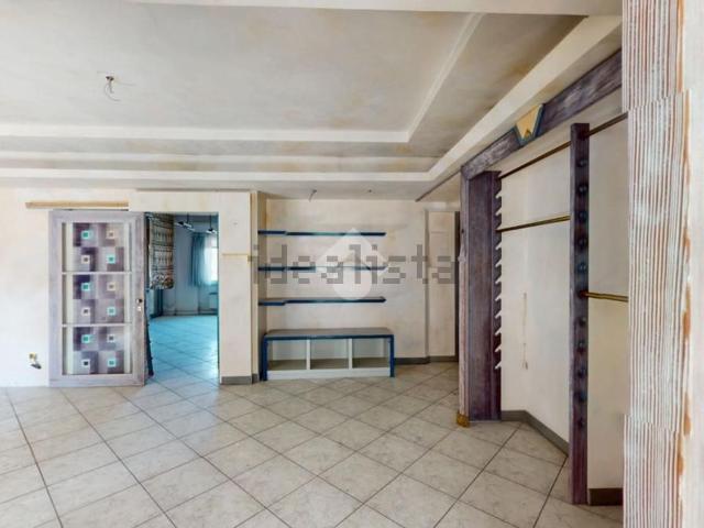 Appartamento in vendita di 94 m² in Via Del Lavoro, 11