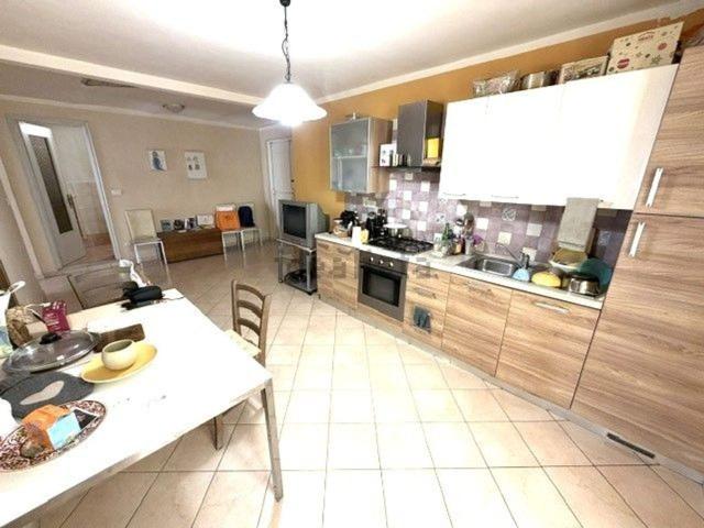 Appartamento in vendita di 94 m² in Via del Municipio