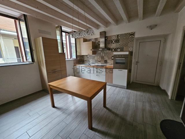 Appartamento in vendita di 94 m² in Via Edmondo de Amicis