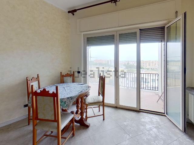 Appartamento in vendita di 94 m² in Via Eroi del Lavoro, 33