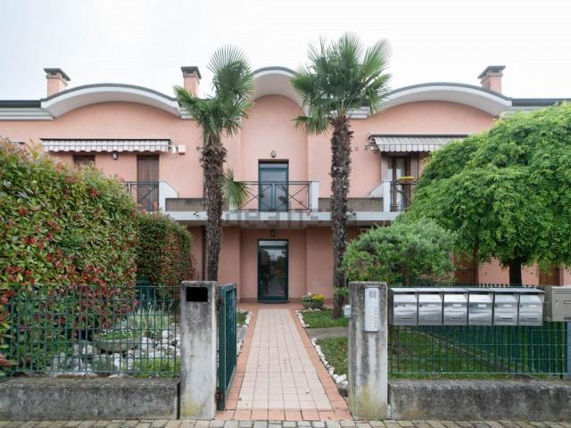 Appartamento in vendita di 94 m² in Via Fratelli Cervi