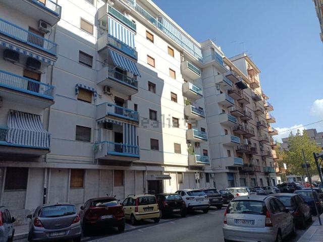 Appartamento in vendita di 94 m² in Via Genova, 55