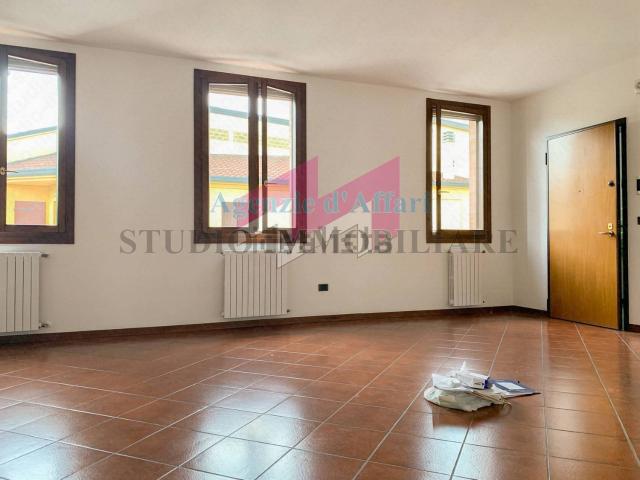 Appartamento in vendita di 94 m² in Via Giacomo Matteotti