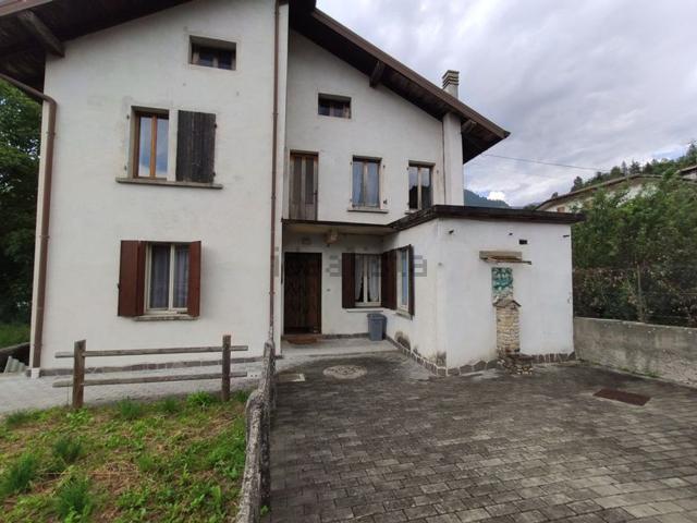 Appartamento in vendita di 94 m² in Via II Giugno, 27