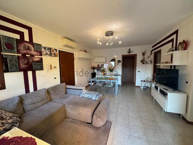 Appartamento in vendita di 94 m² in Via Legione Ceccopieri, 2