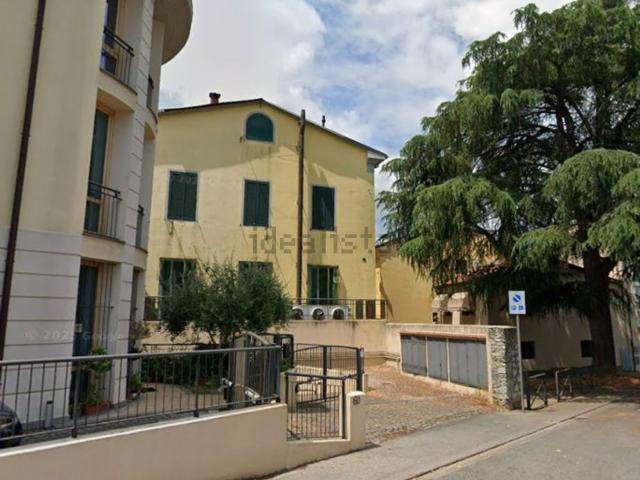 Appartamento in vendita di 94 m² in Via Lorenzo Ventavoli