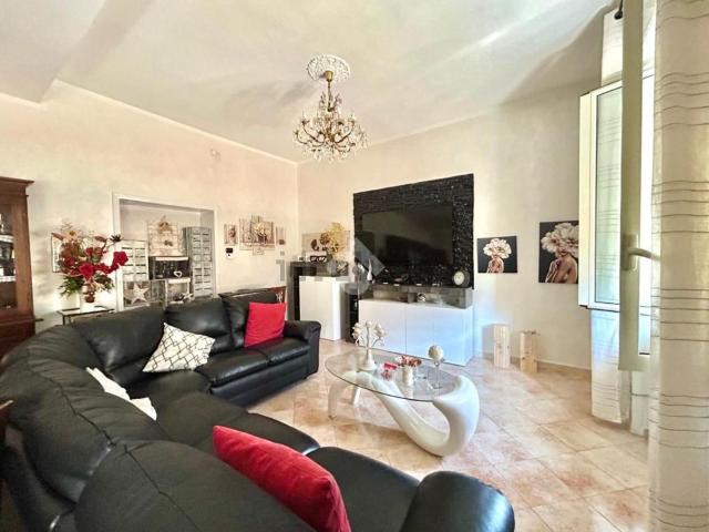 Appartamento in vendita di 94 m² in Via Monte Grappa, 55