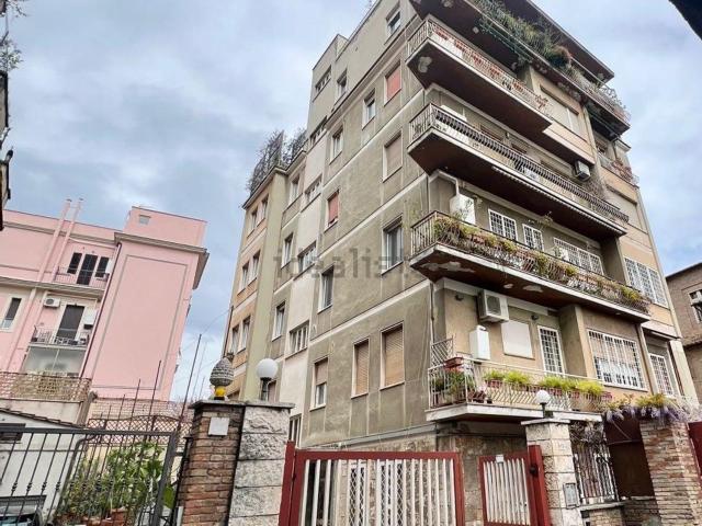 Appartamento in vendita di 94 m² in Via Pandosia