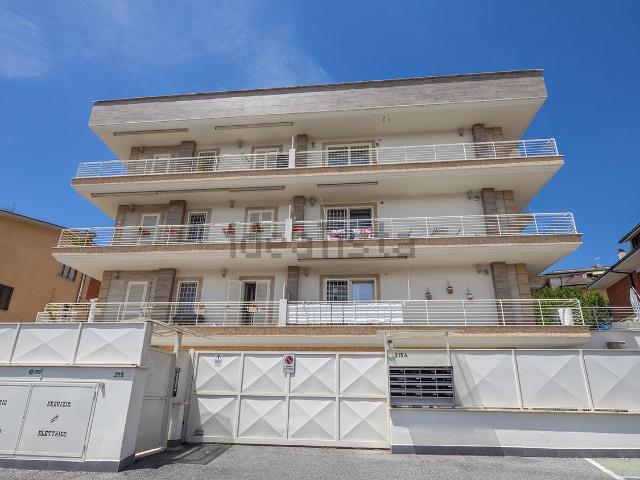 Appartamento in vendita di 94 m² in Via Palombarese, 215