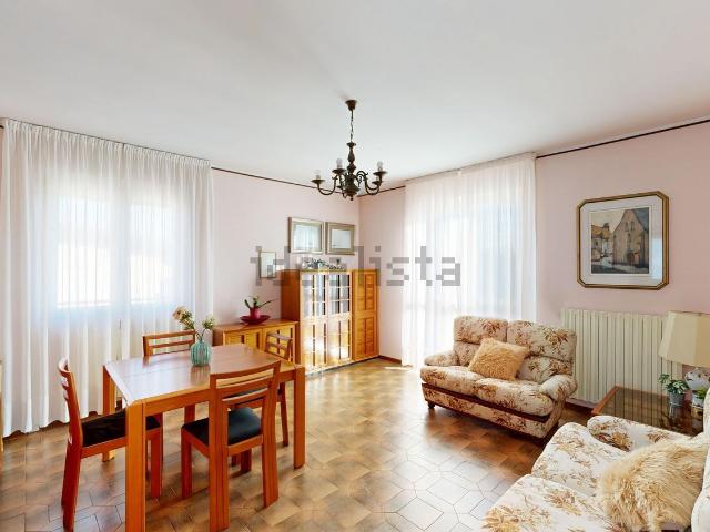 Appartamento in vendita di 94 m² in Via Papa Giovanni XXIII, 3
