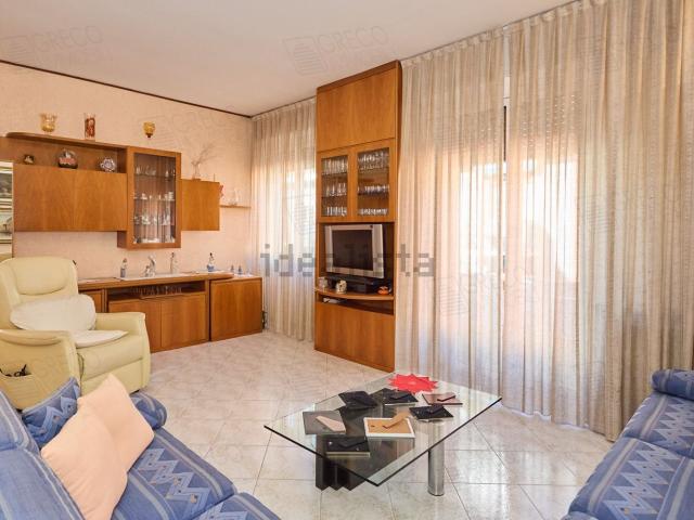 Appartamento in vendita di 94 m² in Via Popoli Uniti, 19