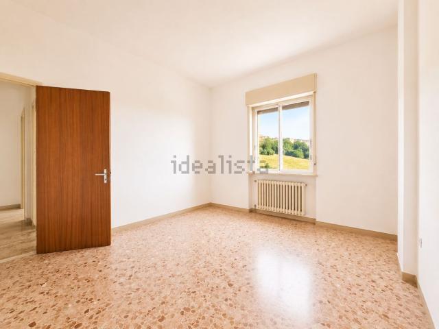 Appartamento in vendita di 94 m² in Via Senigalliese, 29
