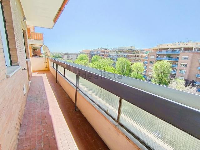 Appartamento in vendita di 94 m² in Viale Ammiraglio del Bono, 56