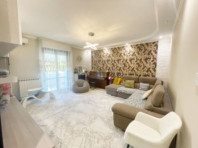 Appartamento in vendita di 94 m² in Viale Galileo Galilei, 17
