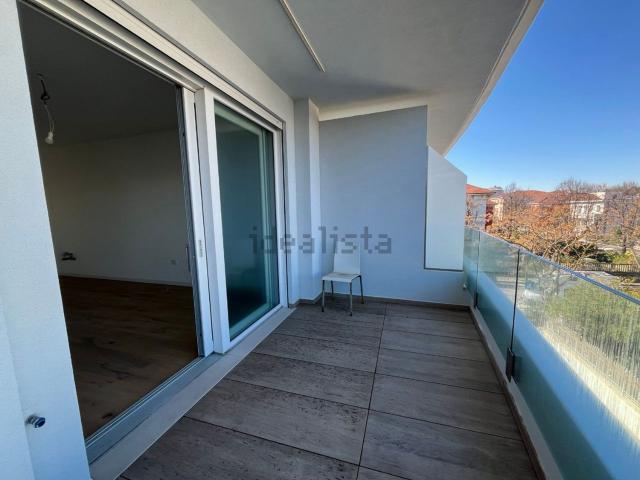 Appartamento in vendita di 94 m² in Viale Trieste, 100