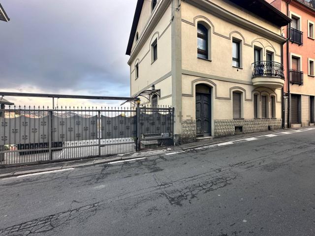 Appartamento in vendita di 95 m² in Corso degli Inglesi