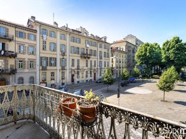 Appartamento in vendita di 95 m² in Piazza Vincenzo Arbarello