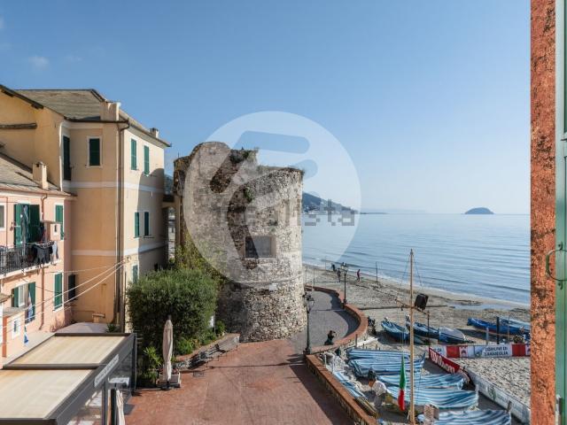 Appartamento in vendita di 95 m² in Piazza Archivolto Patella, 6