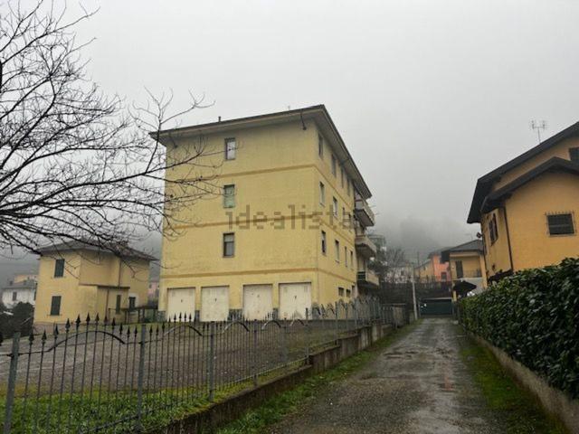 Appartamento in vendita di 95 m² in Piazza Carezzano, 1