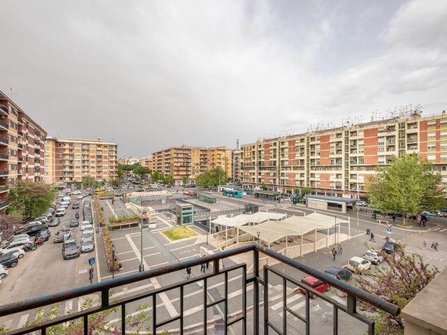 Appartamento in vendita di 95 m² in Piazza Roberto Malatesta