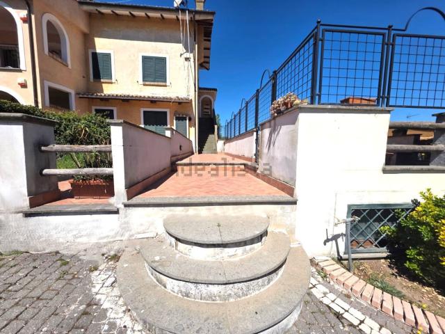 Appartamento in vendita di 95 m² in Strada Provinciale Sacrofano Cassia