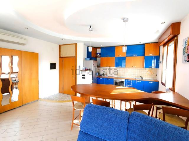 Appartamento in vendita di 95 m² in Traversa VII Pineta, 4