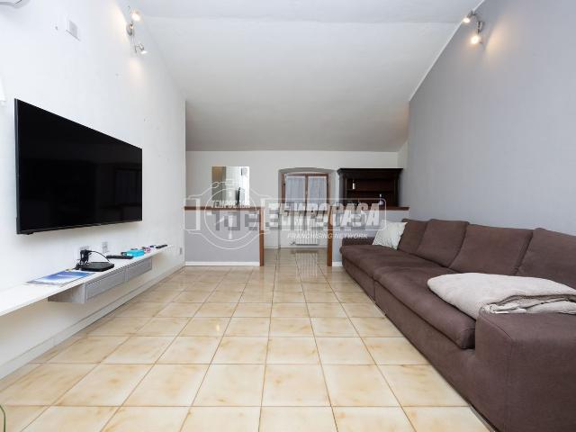 Appartamento in vendita di 95 m² in Via Tasca, 27
