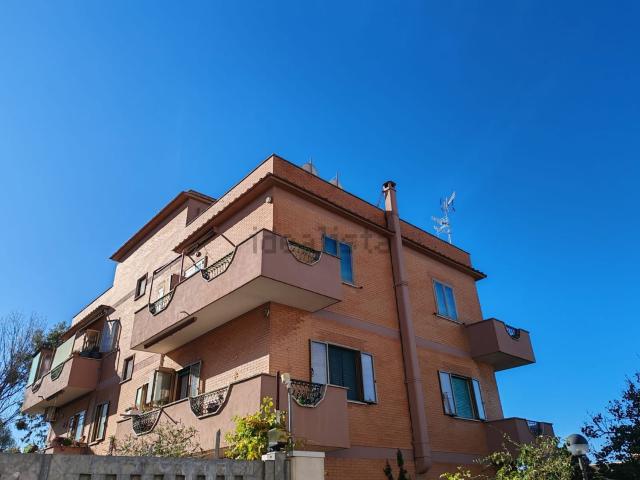 Appartamento in vendita di 95 m² in Via Uri