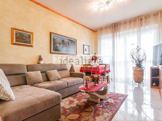 Appartamento in vendita di 95 m² in Via Varese, 150
