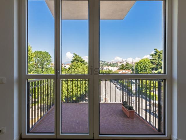 Appartamento in vendita di 95 m² in Via Zanica, 1