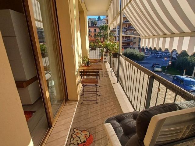 Appartamento in vendita di 95 m² in Via Zeffiro Massa, 315