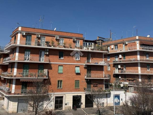 Appartamento in vendita di 95 m² in Via Albano, 12