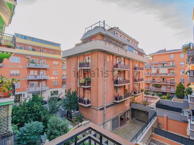 Appartamento in vendita di 95 m² in Via Alessandro Brisse