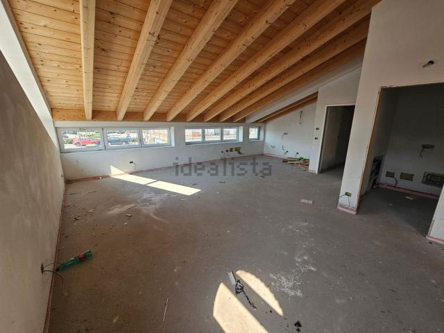 Appartamento in vendita di 95 m² in Via Alessandro Zappata, 36