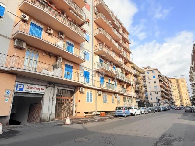 Appartamento in vendita di 95 m² in Via Ammiraglio Caracciolo, 52