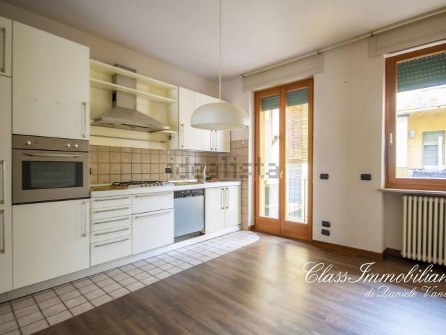 Appartamento in vendita di 95 m² in Via Amatore Sciesa