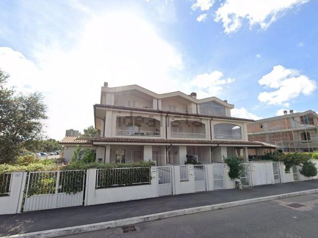 Appartamento in vendita di 95 m² in Via Annibale Spinelli
