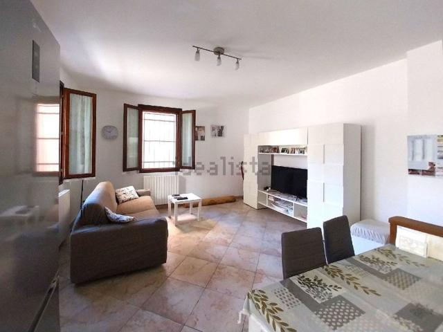 Appartamento in vendita di 95 m² in Via Andrea Costa, 10