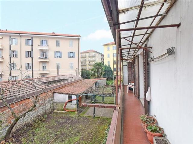 Appartamento in vendita di 95 m² in Via Andrea Alciato