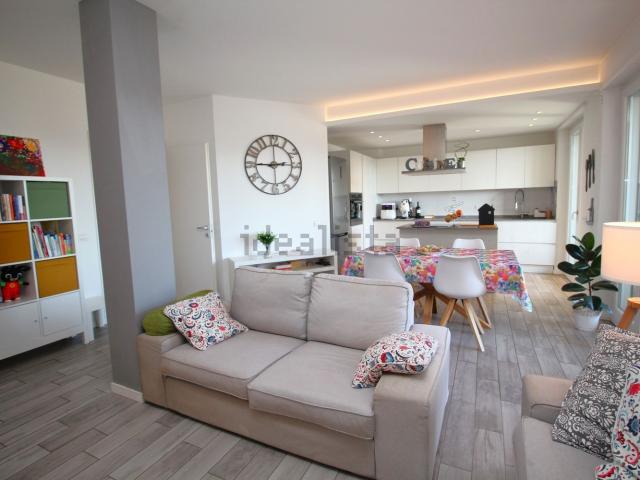 Appartamento in vendita di 95 m² in Via Aniene, 11