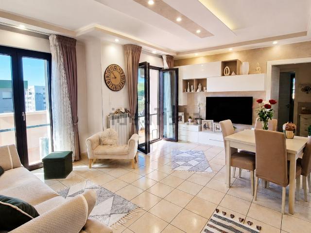 Appartamento in vendita di 95 m² in Via Antonio De Curtis, 4