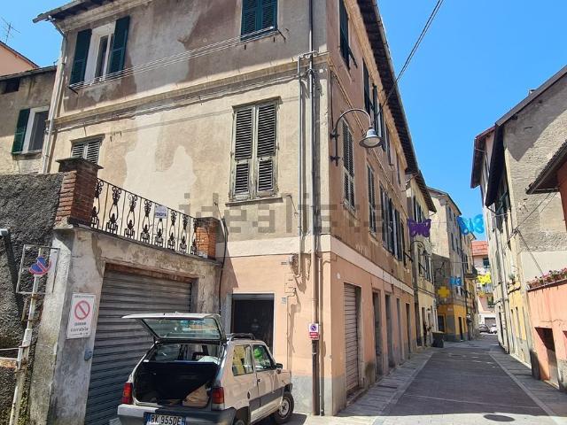 Appartamento in vendita di 95 m² in Via B. Pizzorni, 79