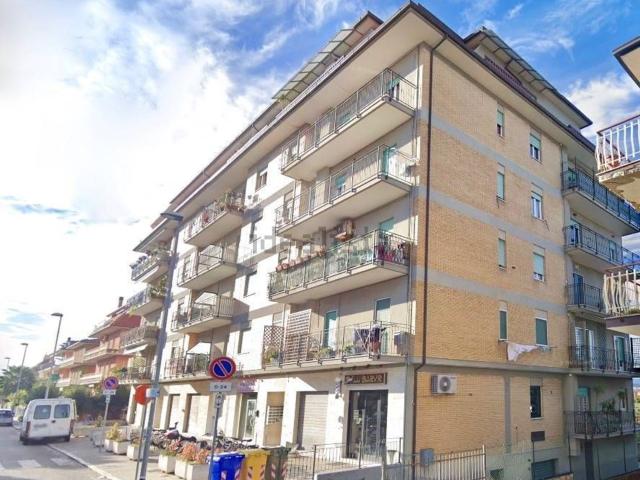 Appartamento in vendita di 95 m² in Via Bartolomeo Colleoni, 50
