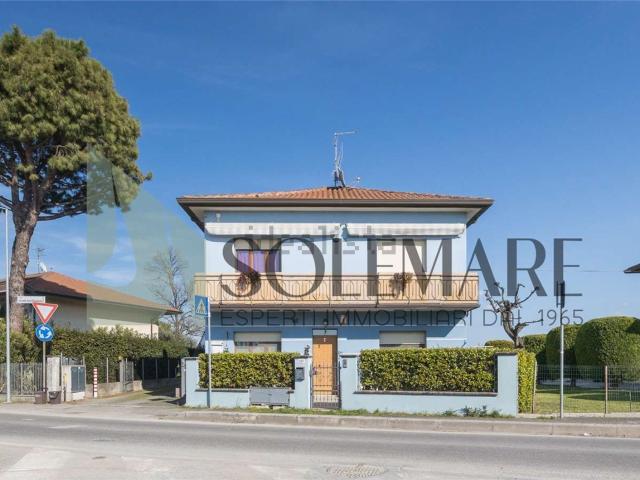 Appartamento in vendita di 95 m² in Via Campone Sala, 389