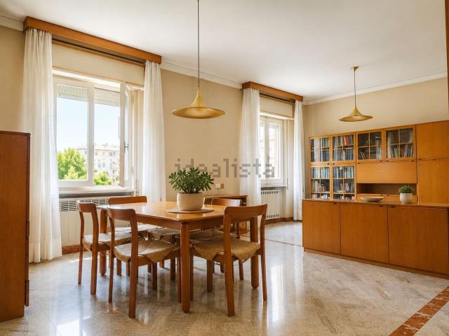 Appartamento in vendita di 95 m² in Via Carnia, 1
